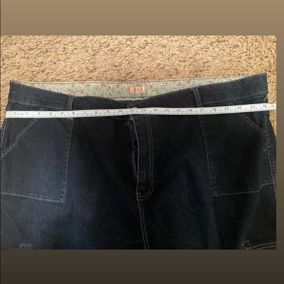 Northcrest Women’s Plus Denim Shorts 24W NWOT - Picture 4 of 9